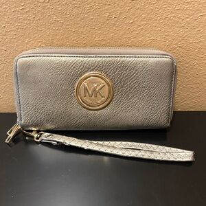 Michael Kors Zip Around Wristlet Wallet